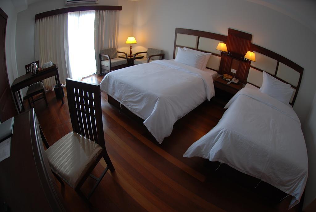 River City Hotel Mukdahan Exterior foto
