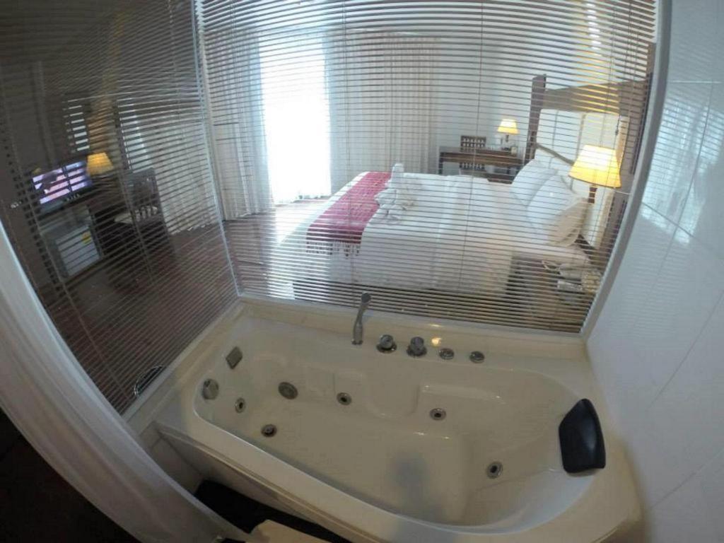 River City Hotel Mukdahan Exterior foto