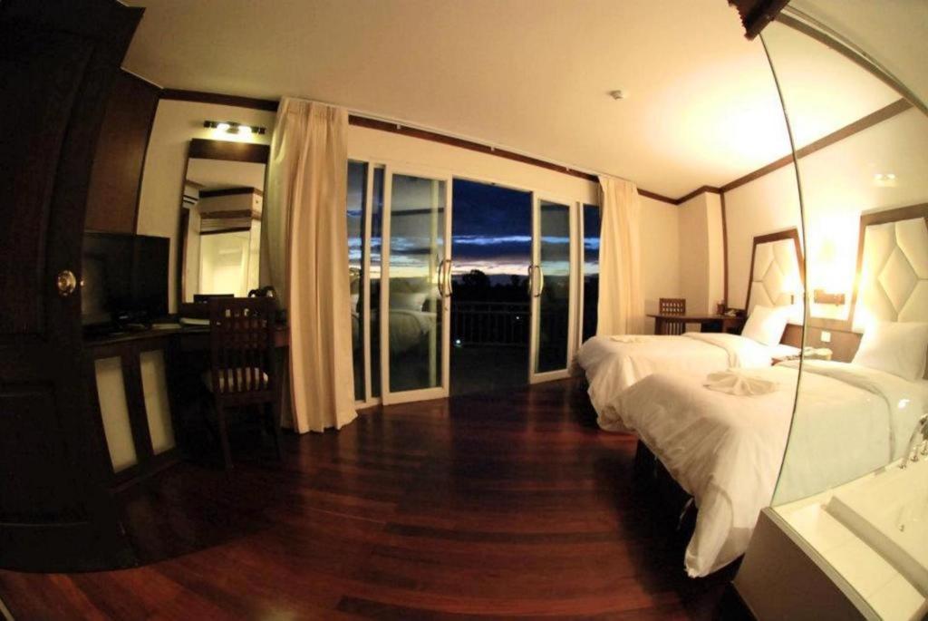 River City Hotel Mukdahan Exterior foto