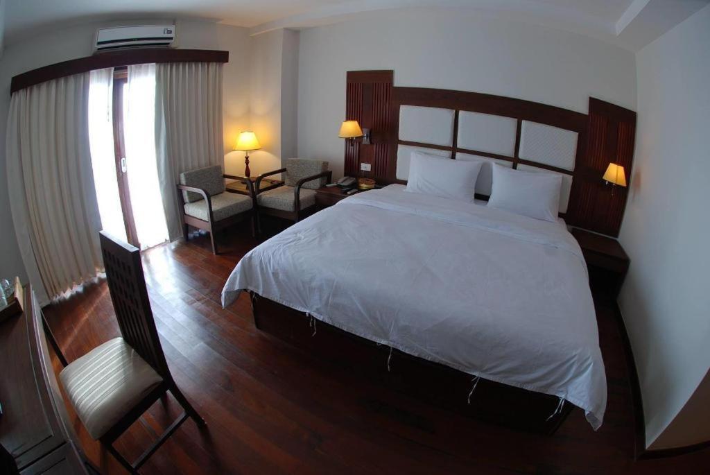 River City Hotel Mukdahan Exterior foto
