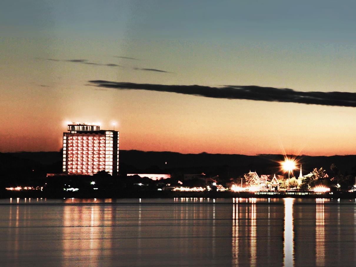 River City Hotel Mukdahan Exterior foto