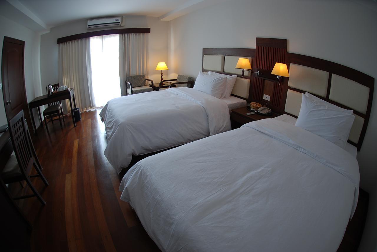 River City Hotel Mukdahan Exterior foto