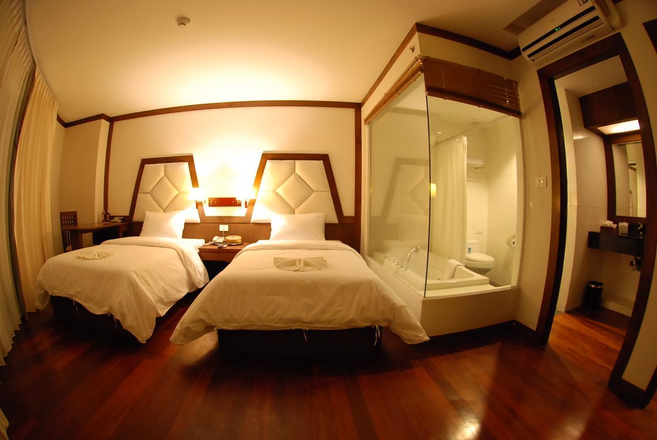 River City Hotel Mukdahan Exterior foto