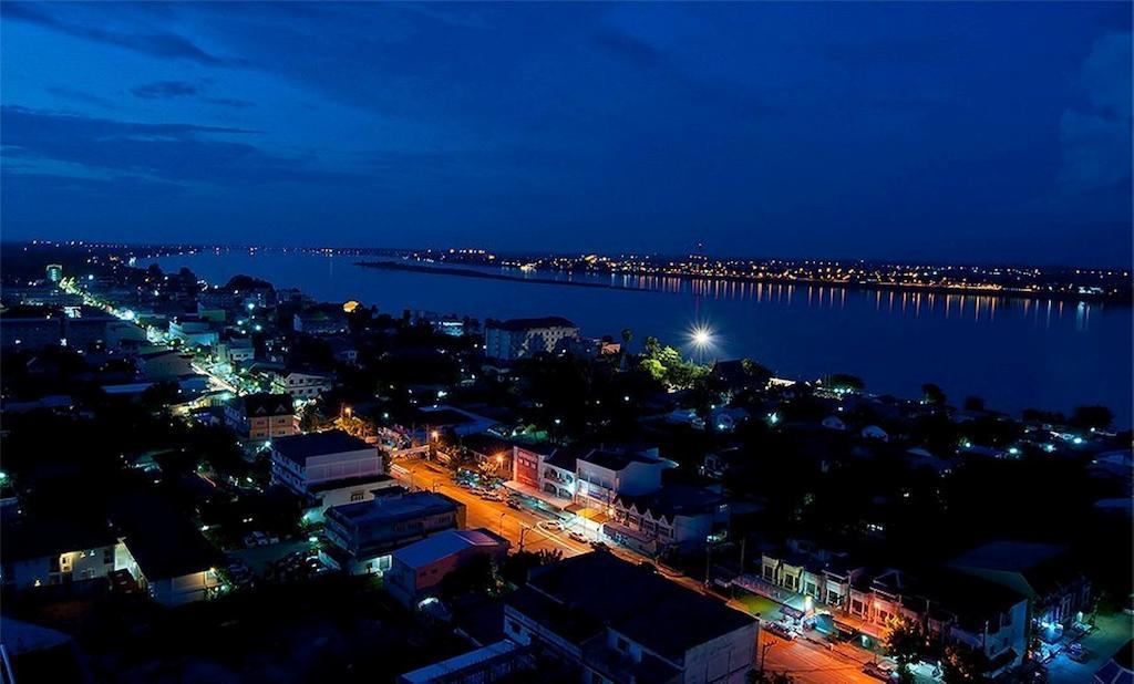 River City Hotel Mukdahan Exterior foto
