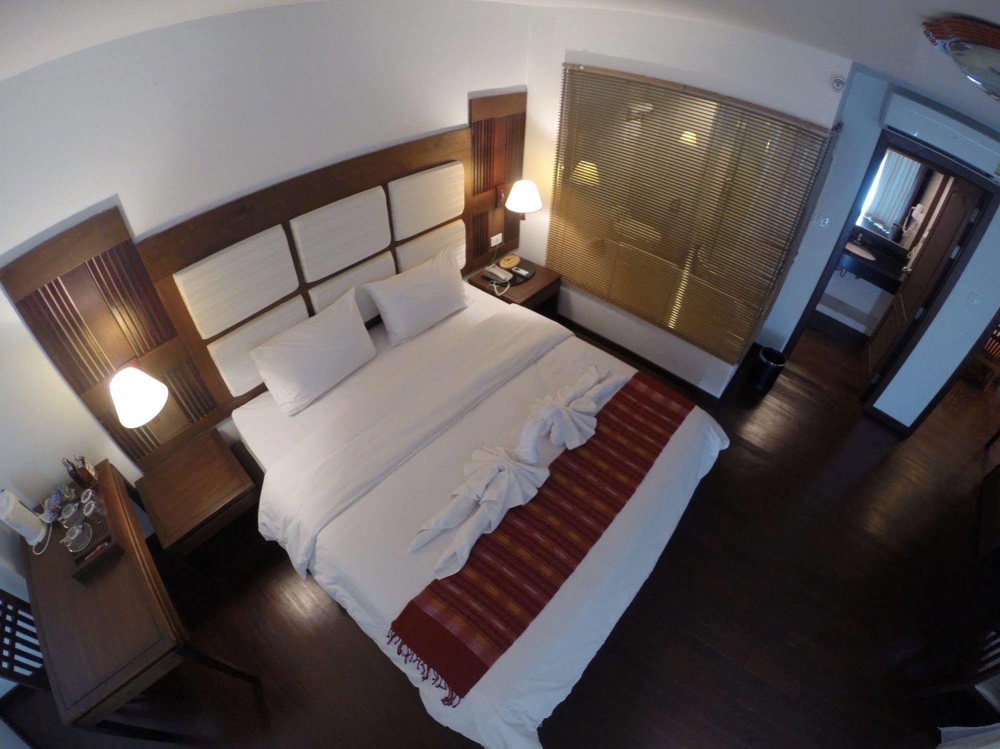 River City Hotel Mukdahan Exterior foto