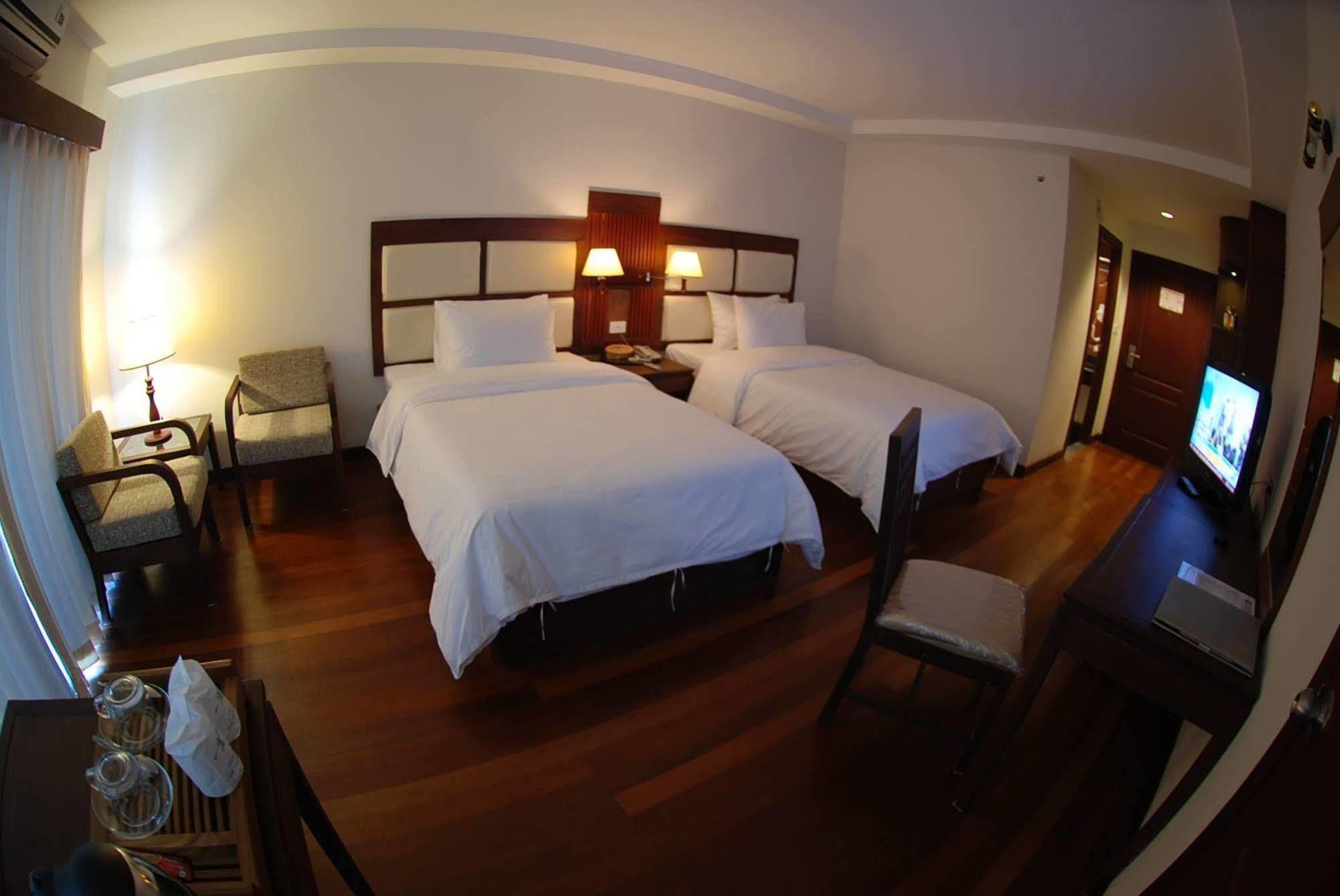 River City Hotel Mukdahan Exterior foto
